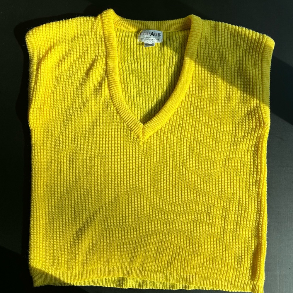 Vintage vest, excellent condition. Size M